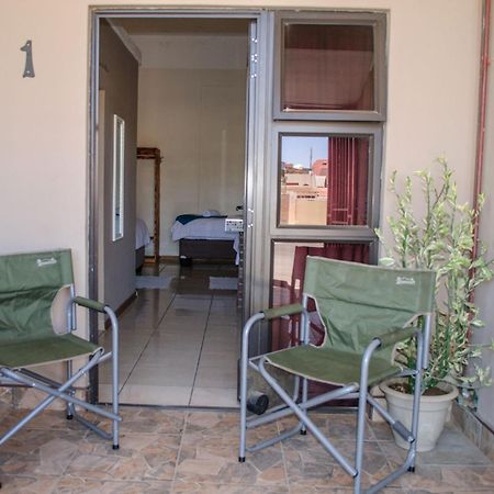 Oceanlife Guesthouse And Restaurant Luederitz Buitenkant foto