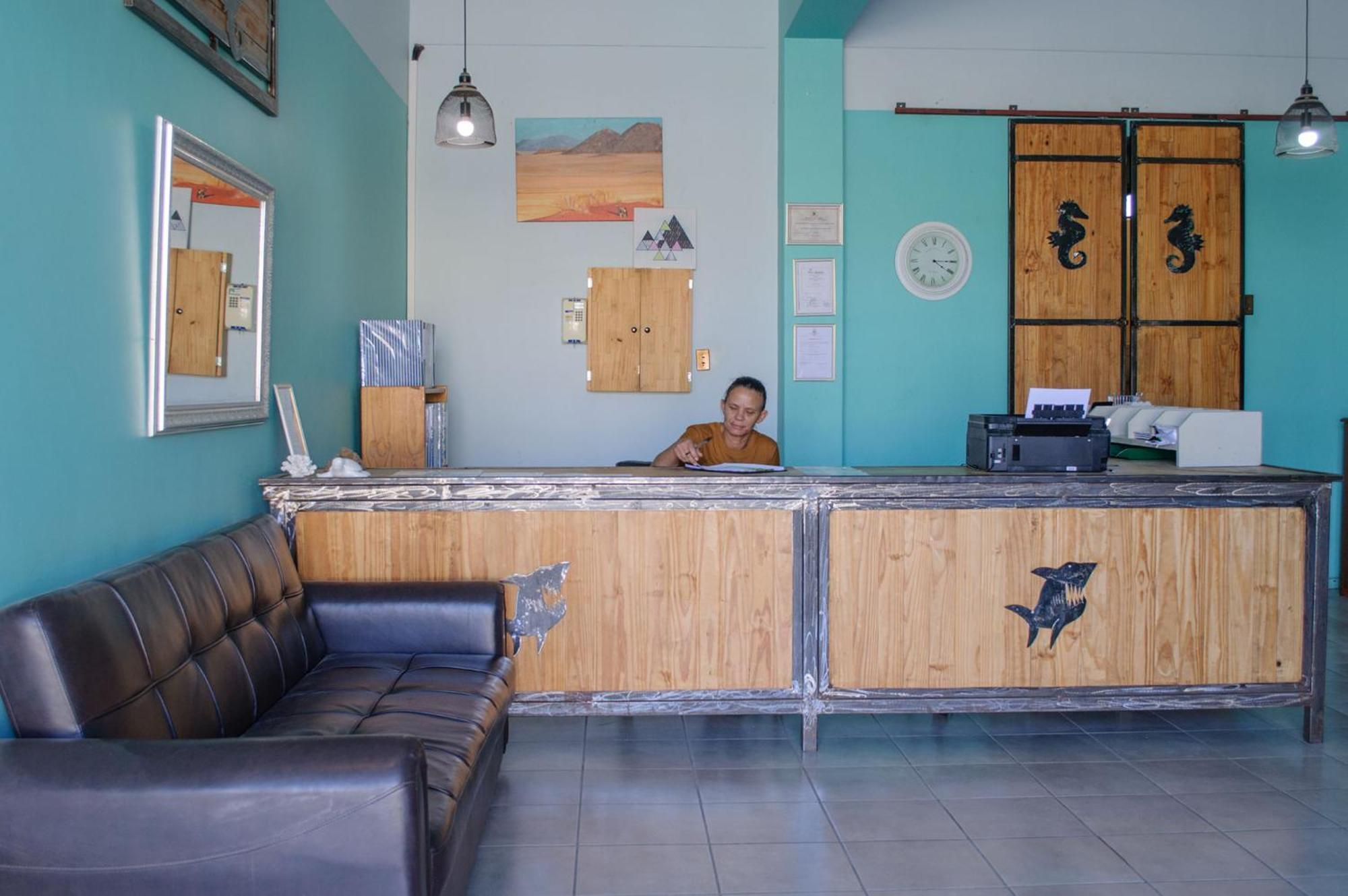 Oceanlife Guesthouse And Restaurant Luederitz Buitenkant foto