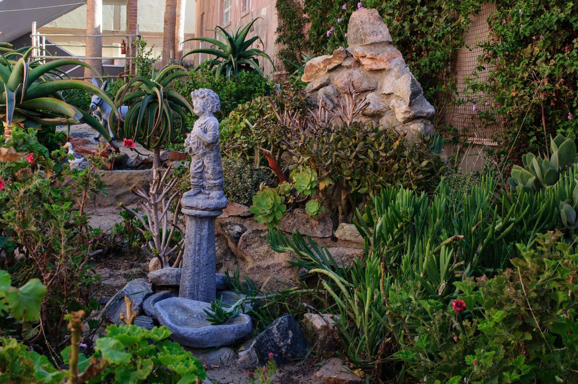 Oceanlife Guesthouse And Restaurant Luederitz Buitenkant foto