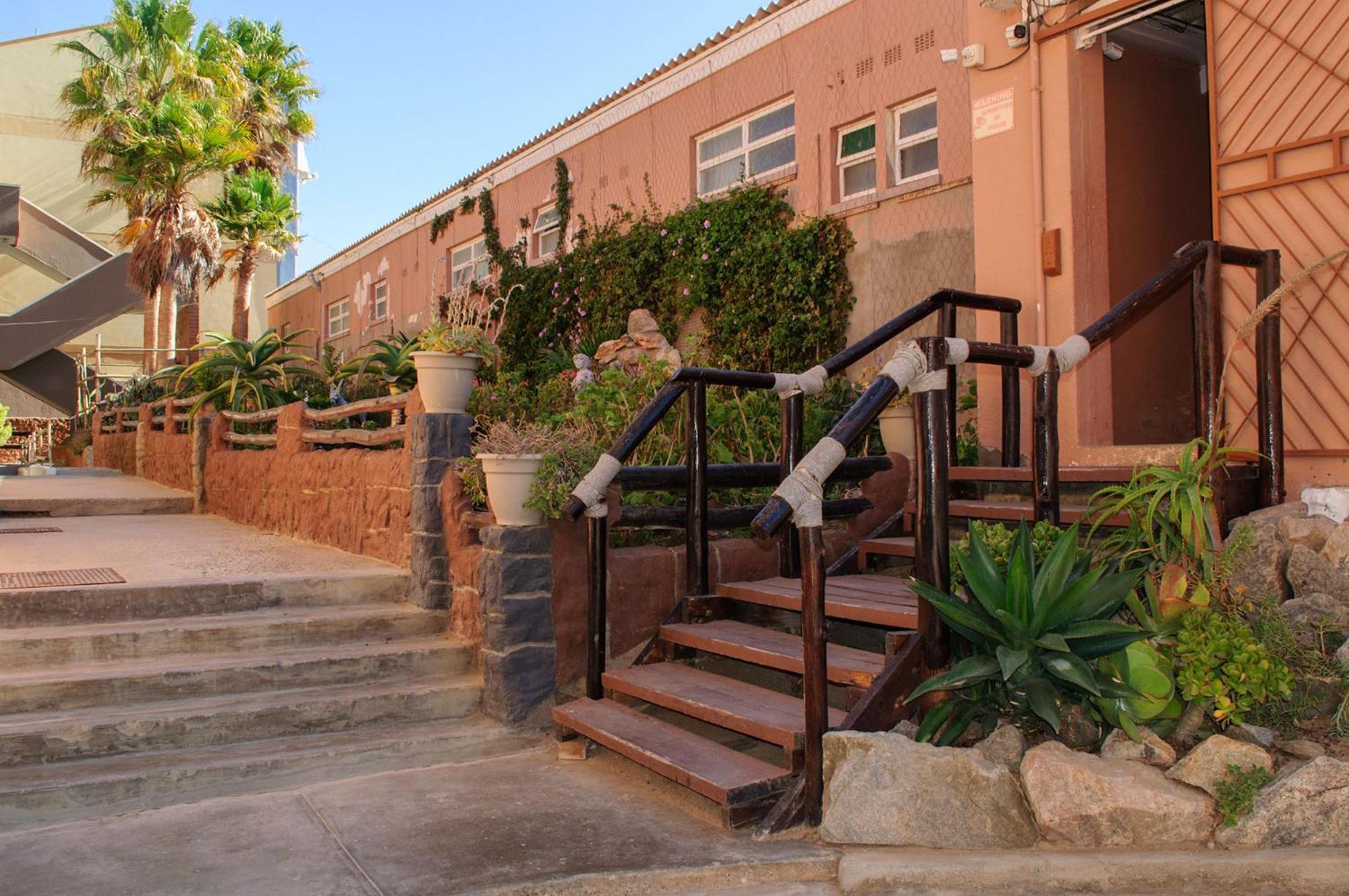 Oceanlife Guesthouse And Restaurant Luederitz Buitenkant foto