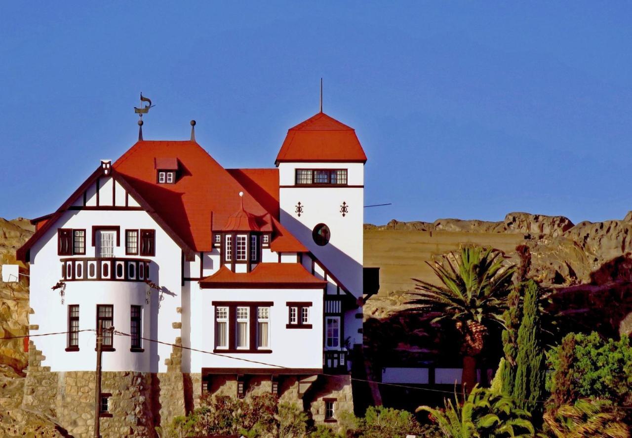 Oceanlife Guesthouse And Restaurant Luederitz Buitenkant foto